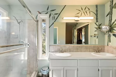 Bath - 1395 Blue Tent Ct, Cool, CA 95614 photo 7 of 7