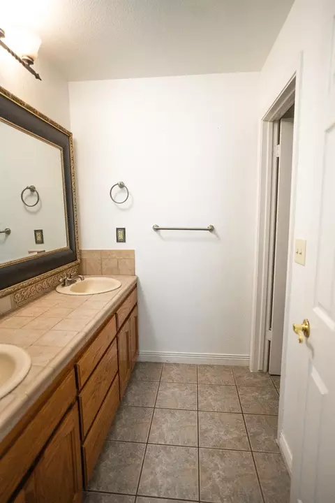 Bath - 1185 Partridge, Merced, CA 95340 photo 1 of 9
