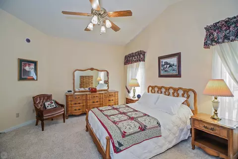 Bedroom - 1708 Brookside Dr, Manteca, CA 95336 photo 3 of 4