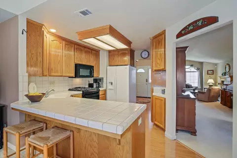 Kitchen - 1708 Brookside Dr, Manteca, CA 95336 photo 2 of 5