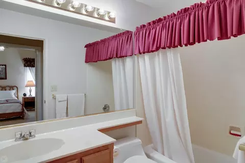 Bath - 1708 Brookside Dr, Manteca, CA 95336 photo 1 of 2