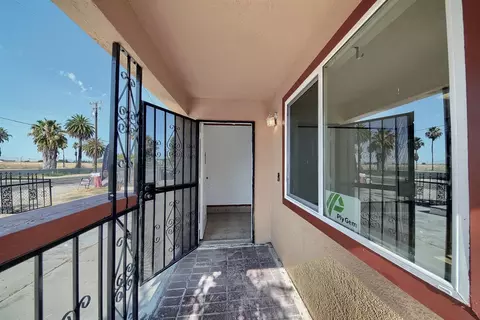 Exterior - 2601 W Hatch Rd, Modesto, CA 95358 photo 3 of 15