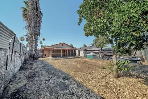 Exterior - 2601 W Hatch Rd, Modesto, CA 95358 photo 5 of 15