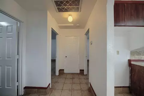 Entry Way - 2601 W Hatch Rd, Modesto, CA 95358 photo 4 of 10