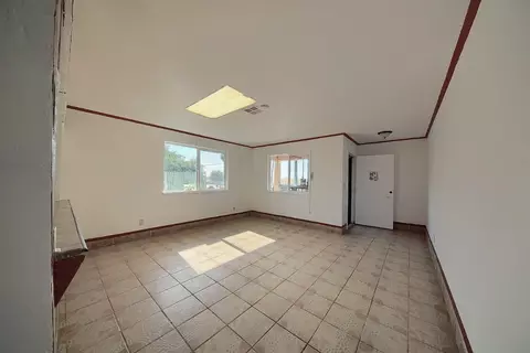 Living - 2601 W Hatch Rd, Modesto, CA 95358 photo 4 of 8