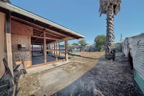 Exterior - 2601 W Hatch Rd, Modesto, CA 95358 photo 4 of 15