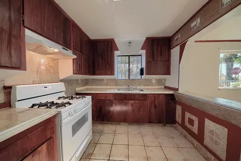 Kitchen - 2601 W Hatch Rd, Modesto, CA 95358 photo 4 of 8