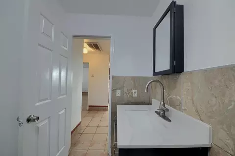 Bath - 2601 W Hatch Rd, Modesto, CA 95358 photo 5 of 5