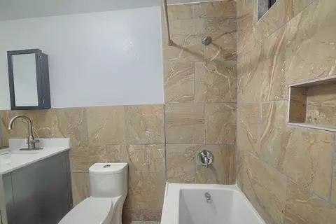 Bath - 2601 W Hatch Rd, Modesto, CA 95358 photo 4 of 5