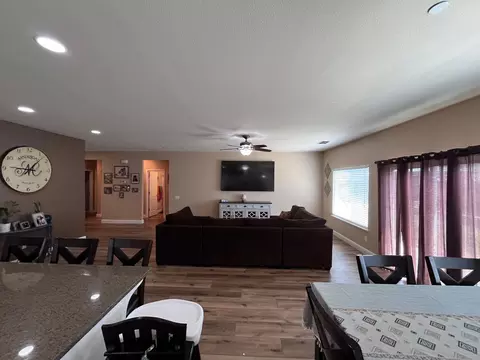 1910 Paul St, Hughson, CA 95326 photo 5