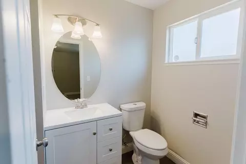 Bath - 4916 Summit Way, Modesto, CA 95357 photo 1 of 2