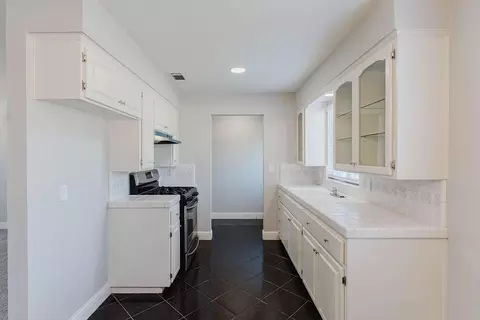 Kitchen - 4916 Summit Way, Modesto, CA 95357 photo 1 of 4