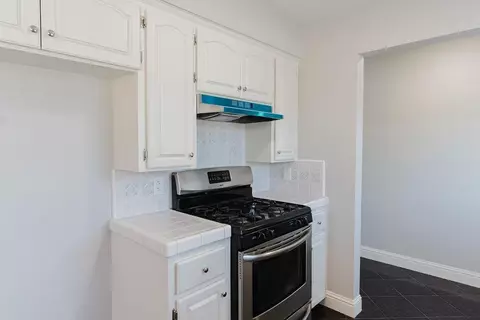 Kitchen - 4916 Summit Way, Modesto, CA 95357 photo 2 of 4