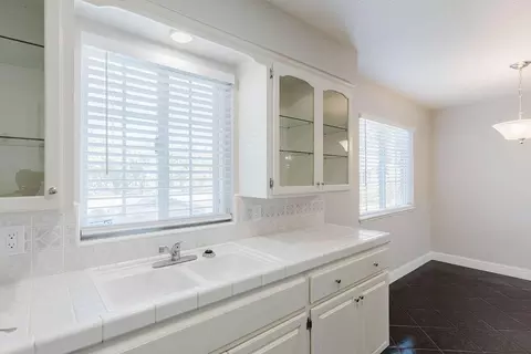 Kitchen - 4916 Summit Way, Modesto, CA 95357 photo 4 of 4