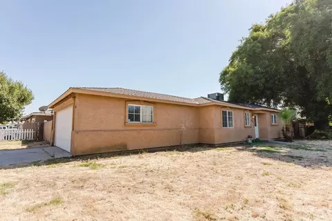 Exterior - 4916 Summit Way, Modesto, CA 95357 photo 3 of 4