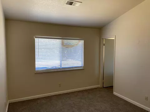 1716 Amesbury Pl, Modesto, CA 95358 photo 12