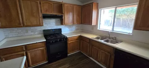 1716 Amesbury Pl, Modesto, CA 95358 photo 7
