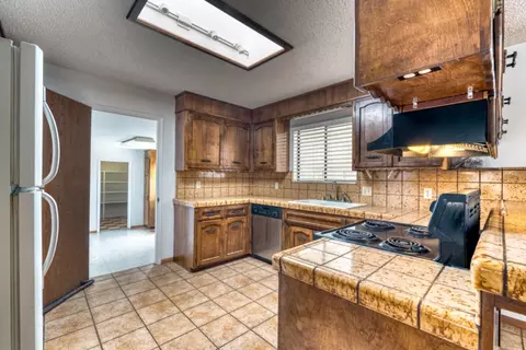 Kitchen - 4302 Barham Ave, Corning, CA 96021 photo 1 of 3