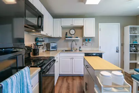 Kitchen - 4392 Martel Dr, Olivehurst, CA 95961 photo 2 of 3
