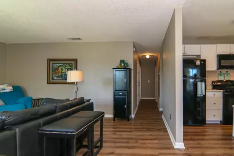 Entry Way - 4392 Martel Dr, Olivehurst, CA 95961 photo 2 of 4
