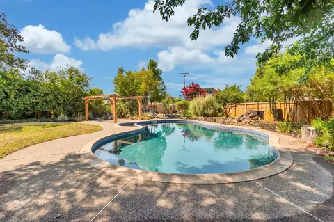 Exterior - 3937 Maudray Way, Carmichael, CA 95608 photo 6 of 8