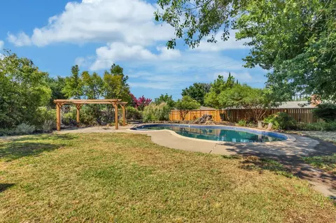 Exterior - 3937 Maudray Way, Carmichael, CA 95608 photo 5 of 8