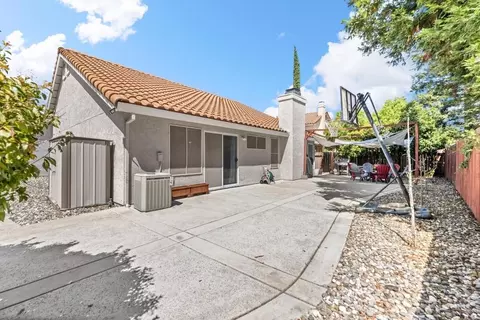 Exterior - 3208 Black Eagle Dr, Antelope, CA 95843 photo 4 of 10