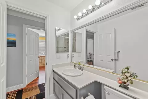 Bath - 3208 Black Eagle Dr, Antelope, CA 95843 photo 3 of 3