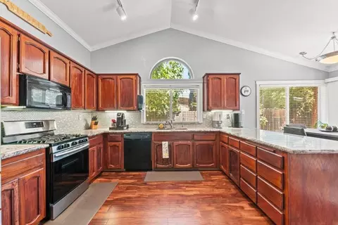 Kitchen - 3208 Black Eagle Dr, Antelope, CA 95843 photo 3 of 5