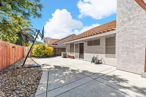 Exterior - 3208 Black Eagle Dr, Antelope, CA 95843 photo 7 of 10