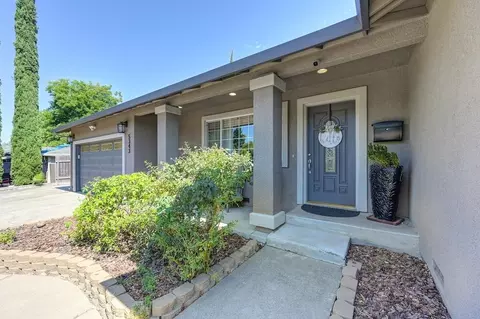 Exterior - 5343 Ridgefield Ave, Carmichael, CA 95608 photo 9 of 31
