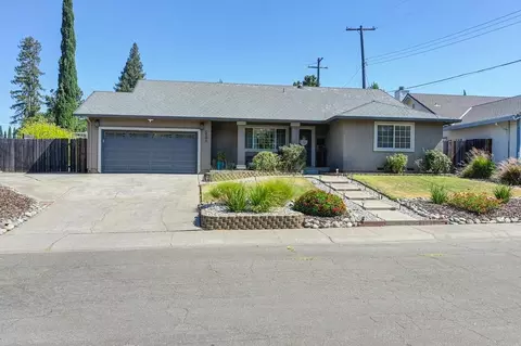 Exterior - 5343 Ridgefield Ave, Carmichael, CA 95608 photo 2 of 31