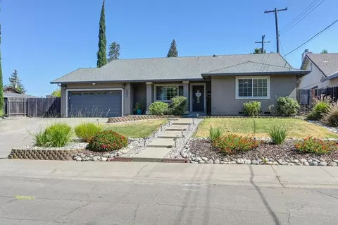 Exterior - 5343 Ridgefield Ave, Carmichael, CA 95608 photo 4 of 31