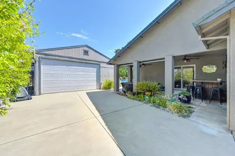 Exterior - 5343 Ridgefield Ave, Carmichael, CA 95608 photo 17 of 31