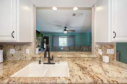 Kitchen - 5343 Ridgefield Ave, Carmichael, CA 95608 photo 6 of 6