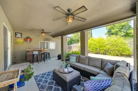 Exterior - 5343 Ridgefield Ave, Carmichael, CA 95608 photo 14 of 31