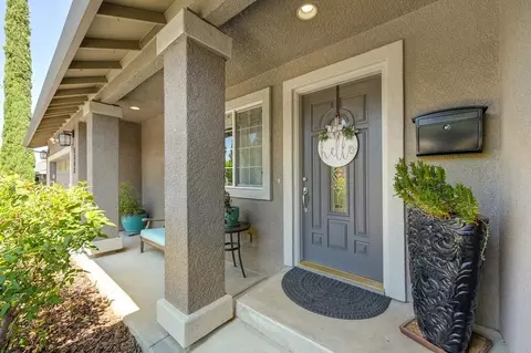 Exterior - 5343 Ridgefield Ave, Carmichael, CA 95608 photo 10 of 31