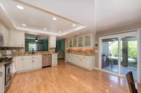 Kitchen - 5343 Ridgefield Ave, Carmichael, CA 95608 photo 5 of 6