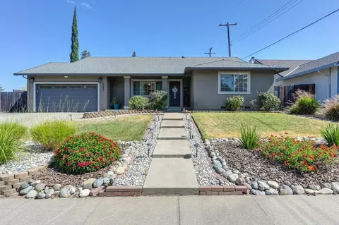 Exterior - 5343 Ridgefield Ave, Carmichael, CA 95608 photo 5 of 31
