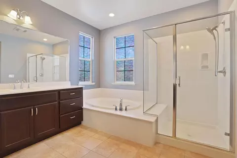 Bath - 424 S Derone Ln, Tracy, CA 95376 photo 4 of 7