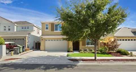 Exterior - 424 S Derone Ln, Tracy, CA 95376 photo 3 of 10