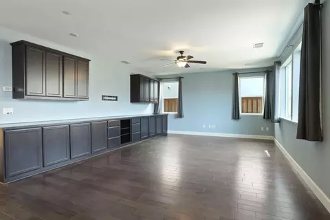 Living - 424 S Derone Ln, Tracy, CA 95376 photo 2 of 5