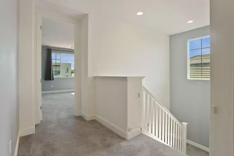 Entry Way - 424 S Derone Ln, Tracy, CA 95376 photo 4 of 7