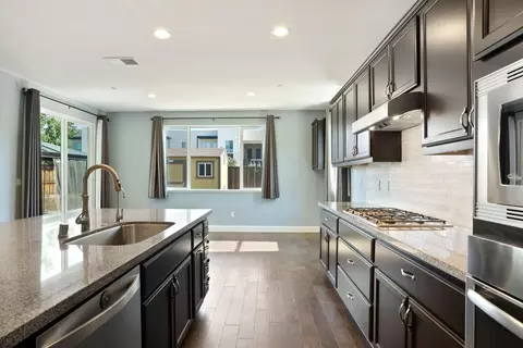 Kitchen - 424 S Derone Ln, Tracy, CA 95376 photo 6 of 7