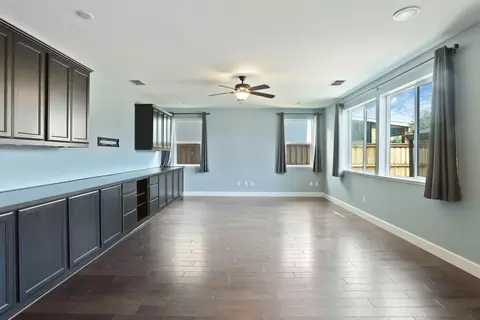 Living - 424 S Derone Ln, Tracy, CA 95376 photo 3 of 5