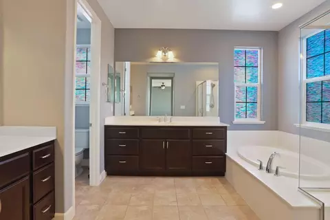 Bath - 424 S Derone Ln, Tracy, CA 95376 photo 3 of 7