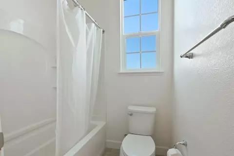 Bath - 424 S Derone Ln, Tracy, CA 95376 photo 7 of 7