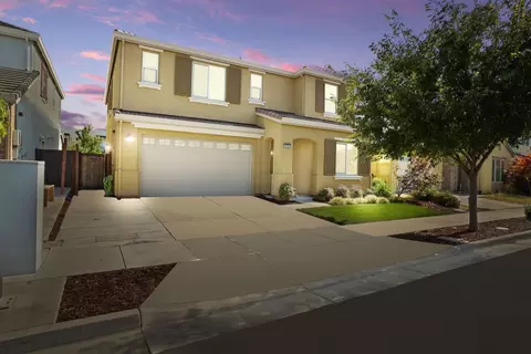 Exterior - 424 S Derone Ln, Tracy, CA 95376 photo 2 of 10
