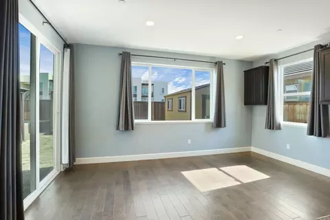 Living - 424 S Derone Ln, Tracy, CA 95376 photo 5 of 5