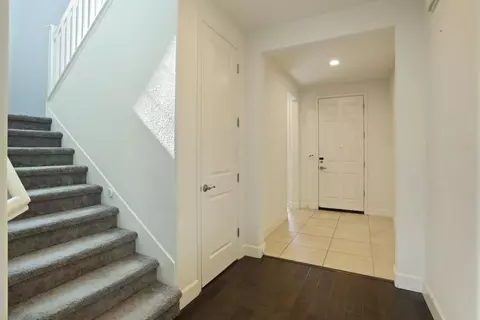 Entry Way - 424 S Derone Ln, Tracy, CA 95376 photo 2 of 7